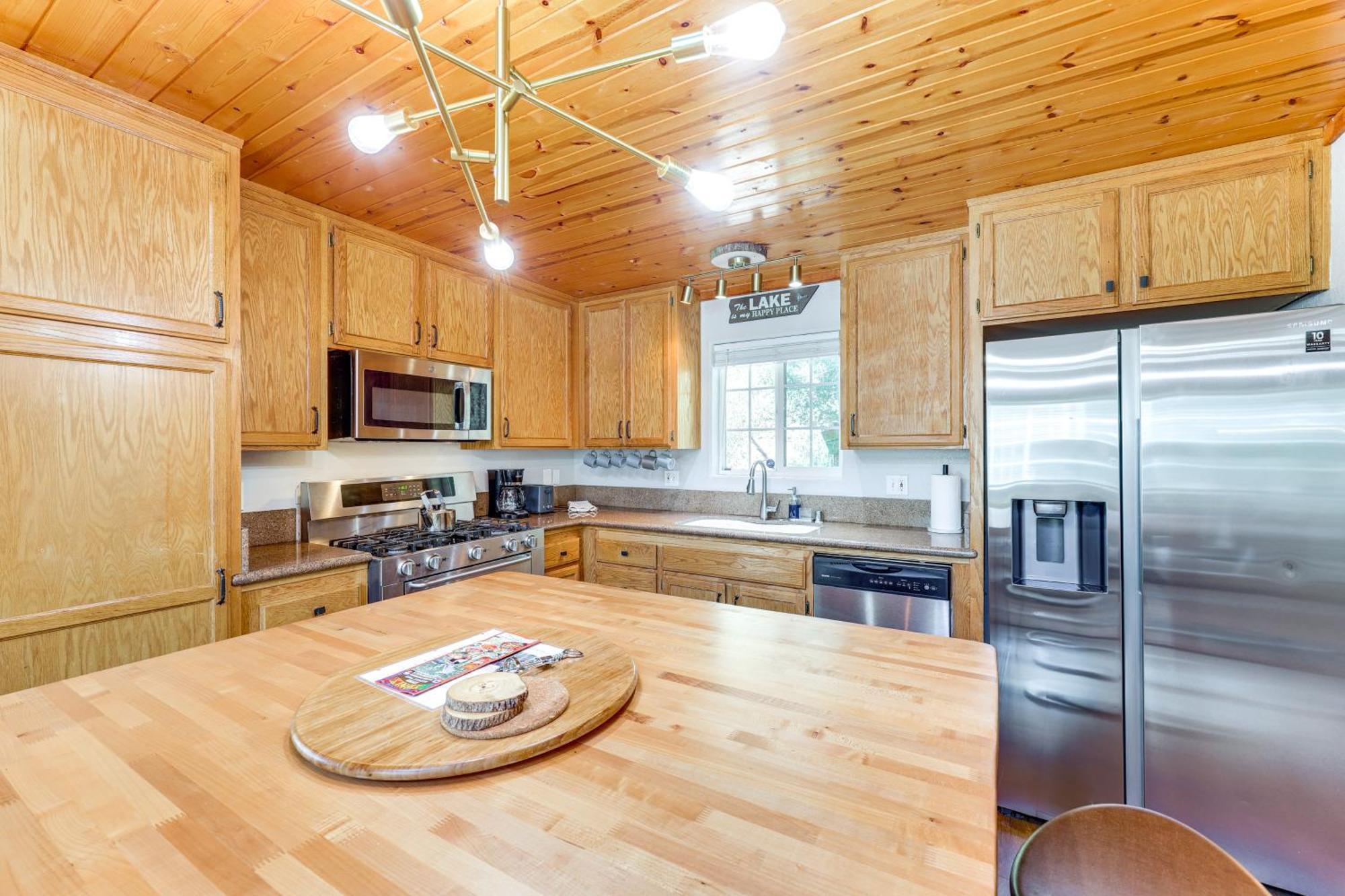 Remodeled Crestline Retreat Walk To Lake Gregory! Bagian luar foto