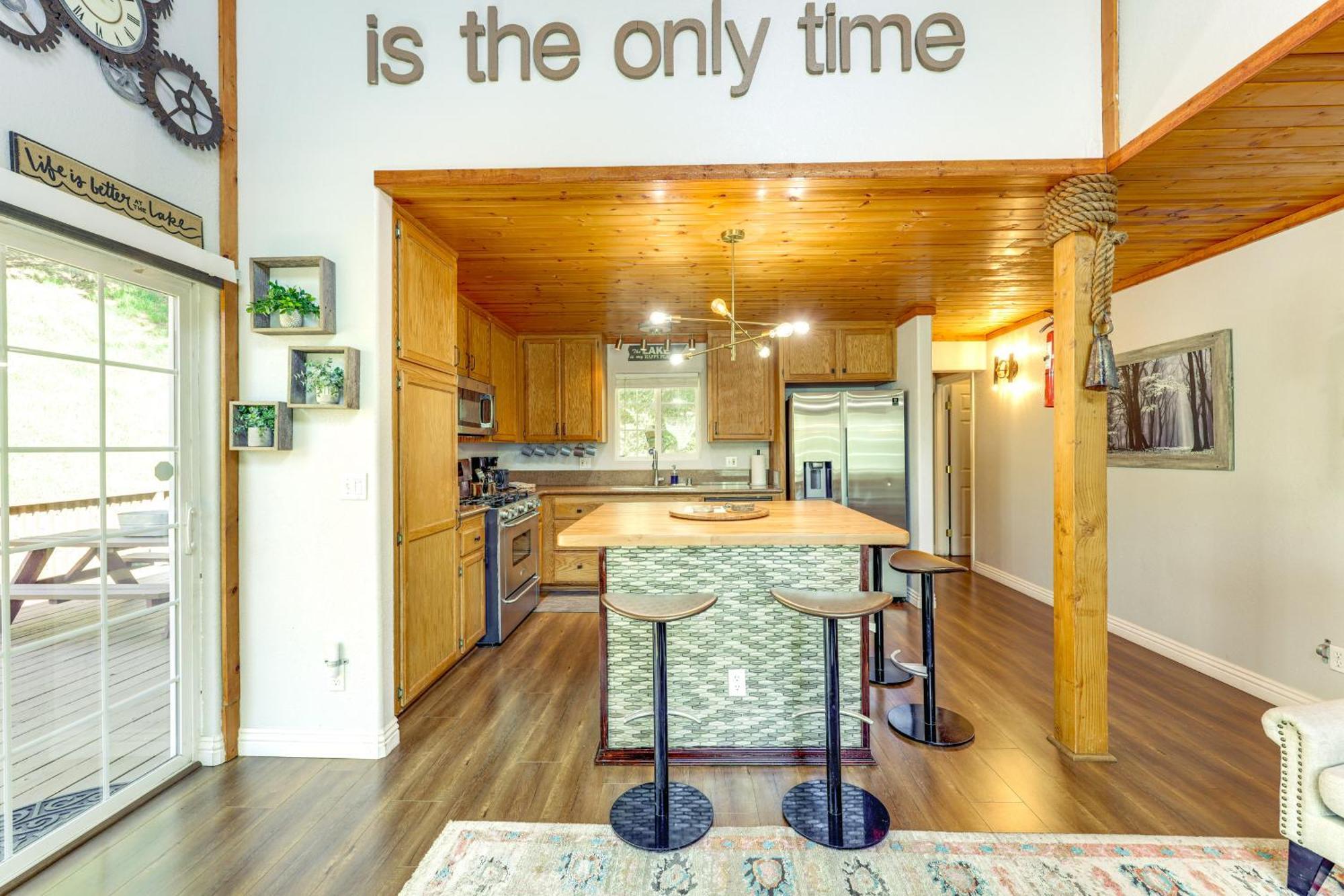 Remodeled Crestline Retreat Walk To Lake Gregory! Bagian luar foto