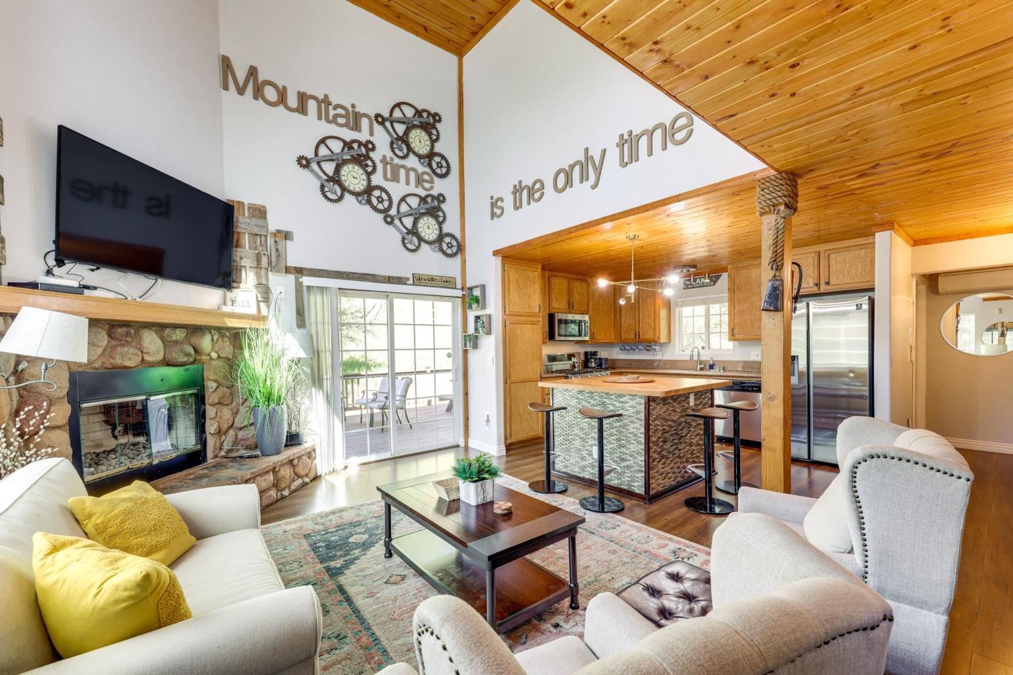 Remodeled Crestline Retreat Walk To Lake Gregory! Bagian luar foto