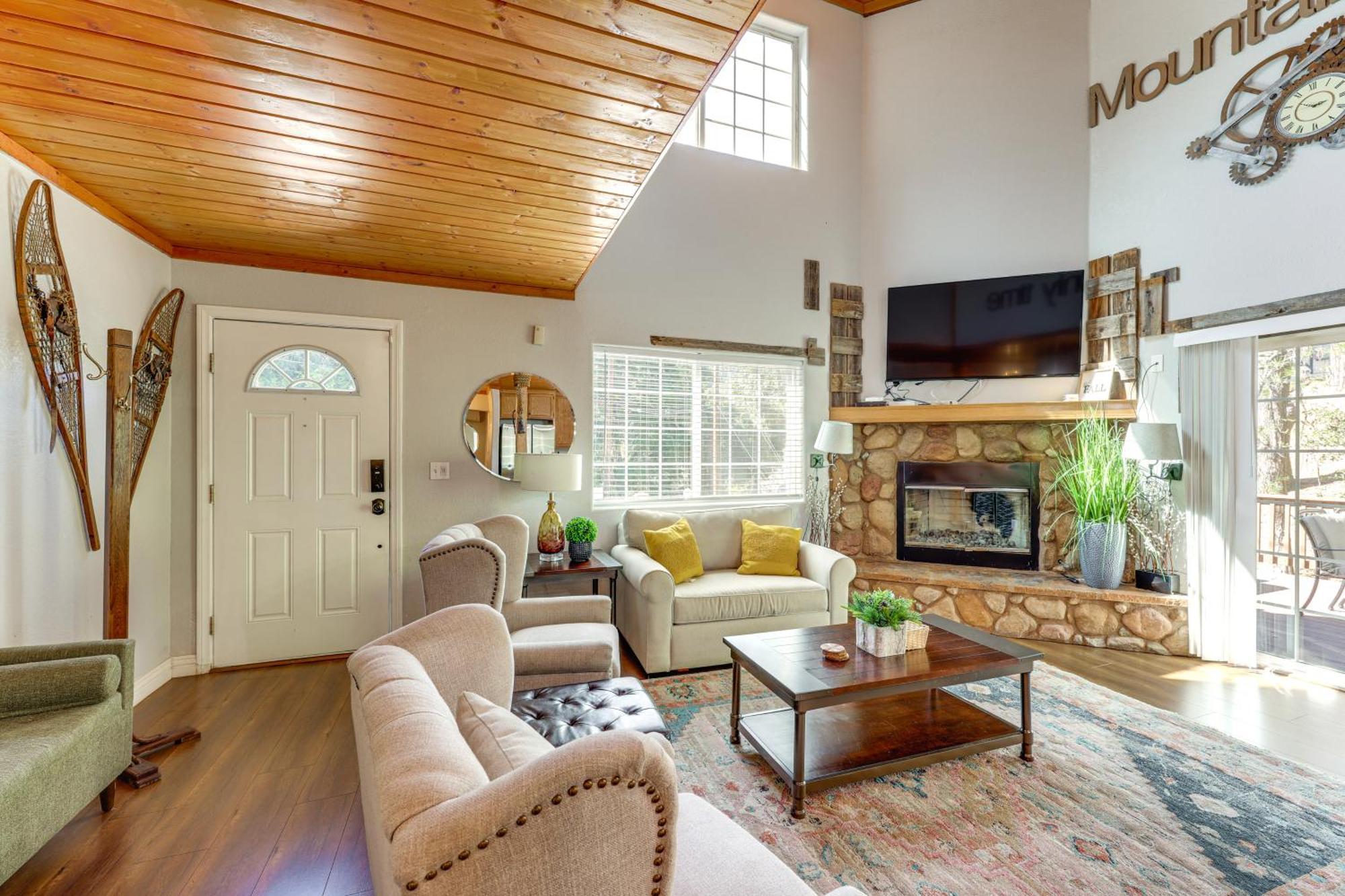 Remodeled Crestline Retreat Walk To Lake Gregory! Bagian luar foto